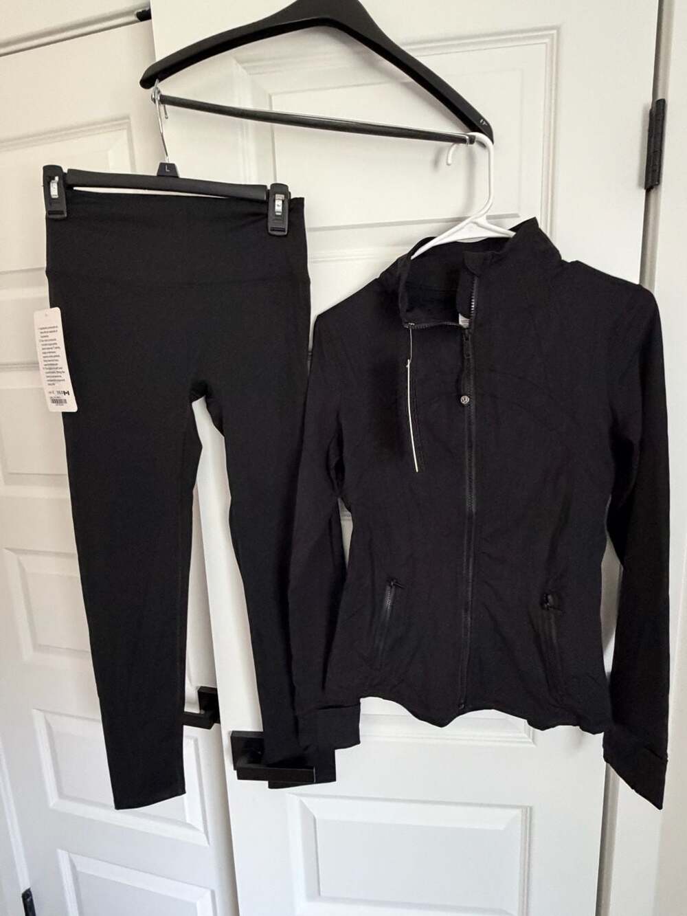 Lululemon Define Jacket 
Lululemon leggings